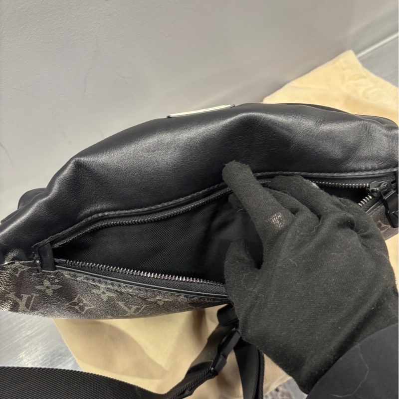 Louis Vuitton LV Galaxy Discovery腰包 星空配色-2