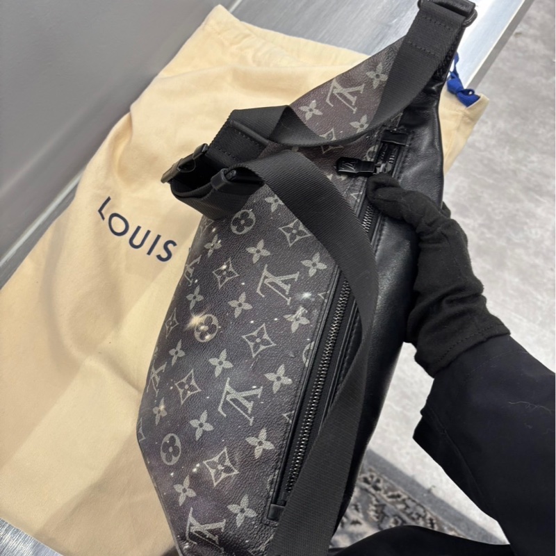 Louis Vuitton LV Galaxy Discovery腰包 星空配色-8