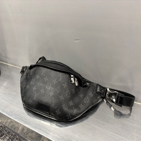 Louis Vuitton LV Discovery 腰包