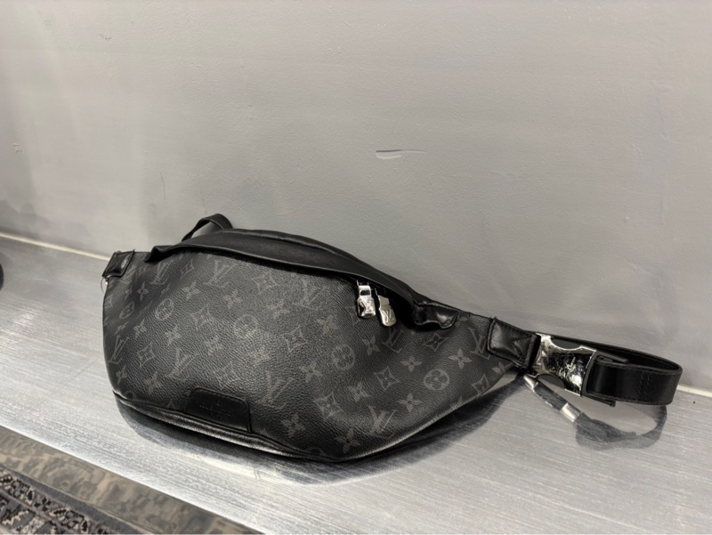 Louis Vuitton LV Discovery 腰包-0