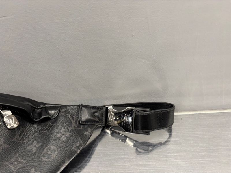 Louis Vuitton LV Discovery 腰包-1