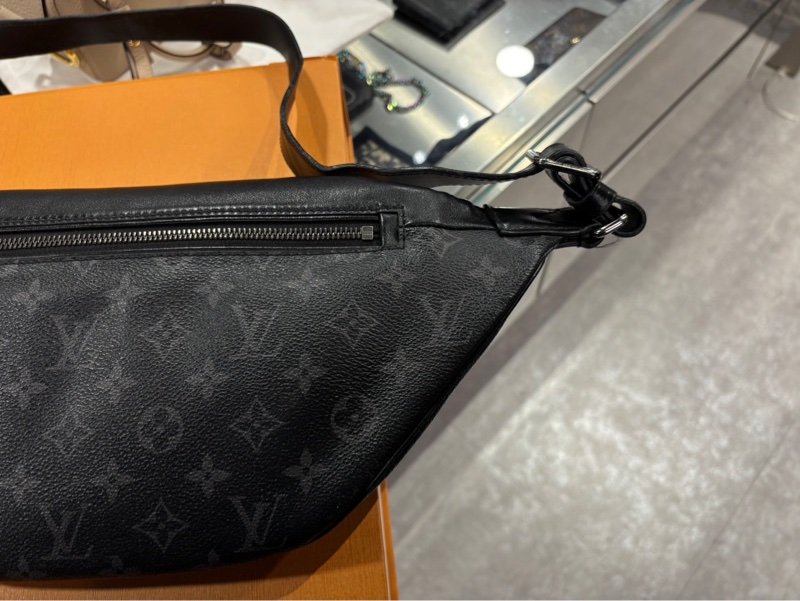 Louis Vuitton LV Discovery 腰包-7