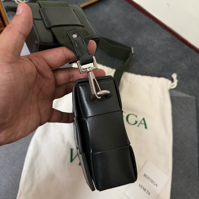 Bv Cassette編織磁釦 斜背包(附萬用包)-2