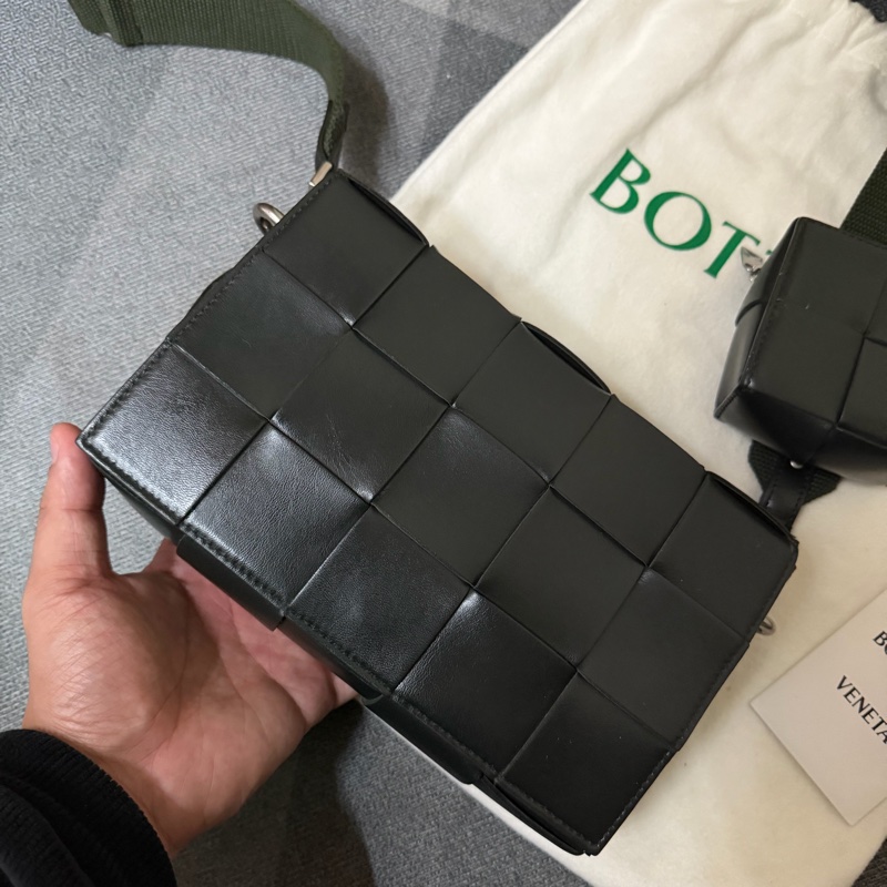 Bv Cassette編織磁釦 斜背包(附萬用包)-6