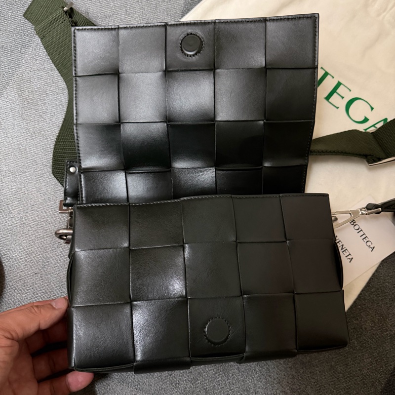 Bv Cassette編織磁釦 斜背包(附萬用包)-7