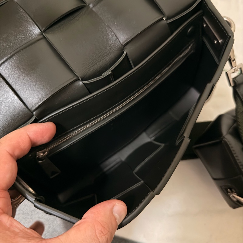 Bv Cassette編織磁釦 斜背包(附萬用包)-8