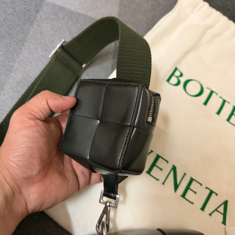 Bv Cassette編織磁釦 斜背包(附萬用包)-11