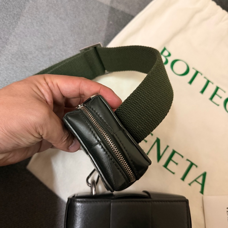 Bv Cassette編織磁釦 斜背包(附萬用包)-12