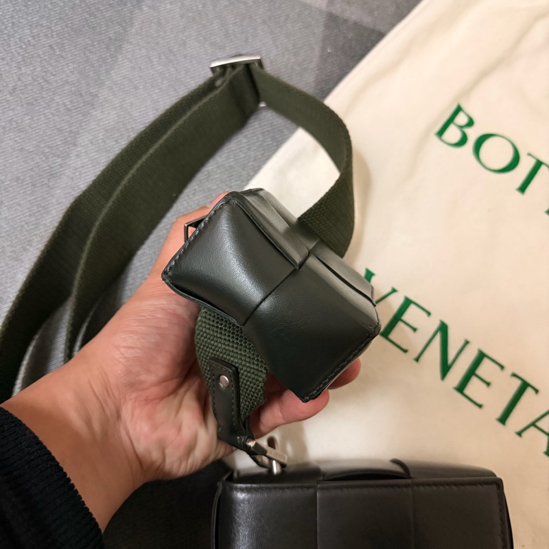 Bv Cassette編織磁釦 斜背包(附萬用包)-14