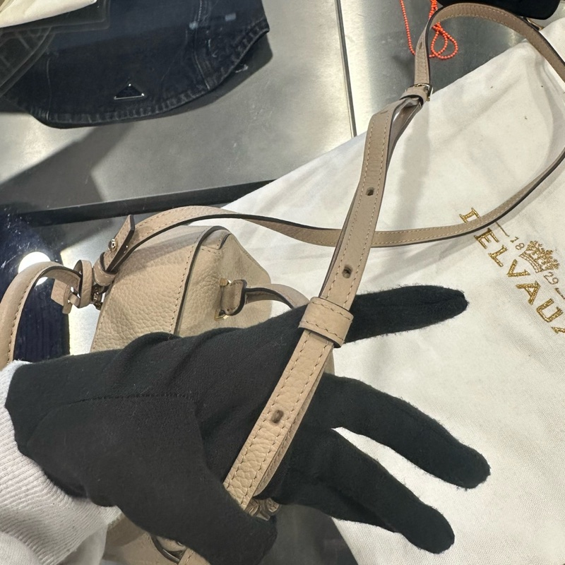 Delvaux Cool Box Nano 手袋 象牙色-8