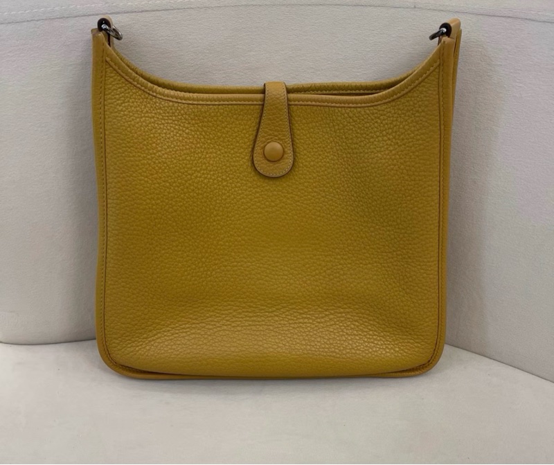 97新‼️Hermes/爱马仕 伊芙琳Evelyne29 黄色 尺寸29*30 框L刻 整体正常使用痕迹-2