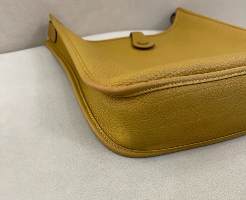 97新‼️Hermes/爱马仕 伊芙琳Evelyne29 黄色 尺寸29*30 框L刻 整体正常使用痕迹-3