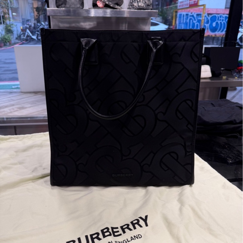 Burberry TB 滿版手提包-0