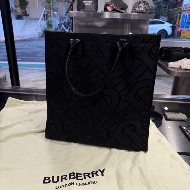 Burberry TB 滿版手提包-4