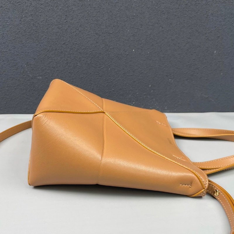 Loewe太妃糖色全皮威 Puzzle Fold托特包 16*20*9cm 98新配件塵袋-3