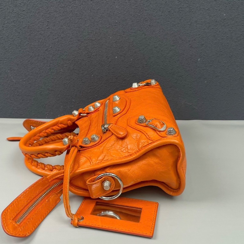 Balenciaga橙色油蠟皮銀扣 mini機車包 24*15*7cm 98新配件鏡子 塵袋-4
