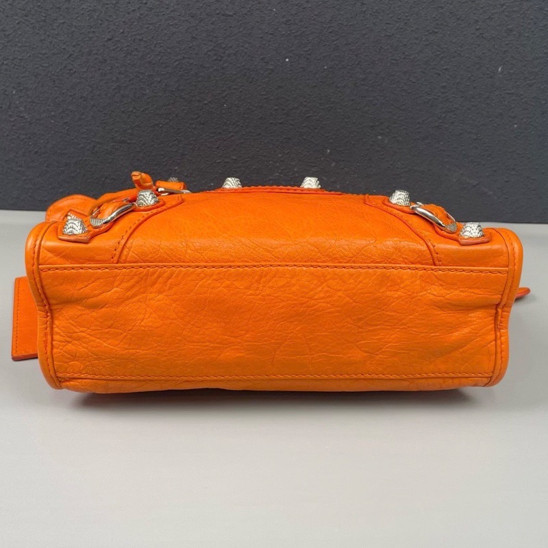 Balenciaga橙色油蠟皮銀扣 mini機車包 24*15*7cm 98新配件鏡子 塵袋-5