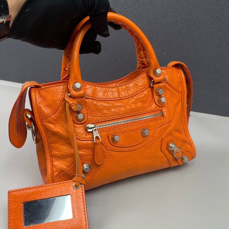 Balenciaga橙色油蠟皮銀扣 mini機車包 24*15*7cm 98新配件鏡子 塵袋-7