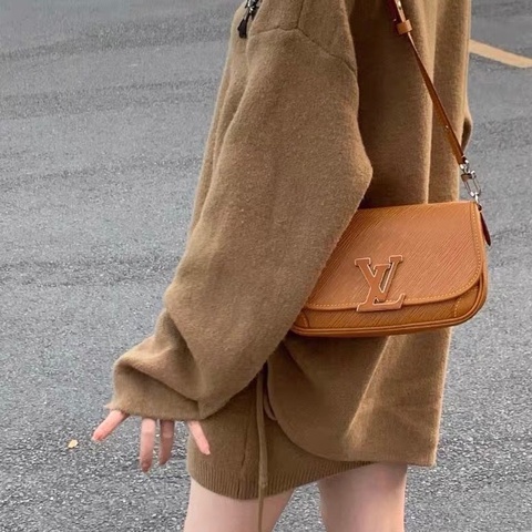 LV Buci 焦糖色 牛皮 水波紋 法棍 芯片款23*16cm 99新配件肩帶 塵袋