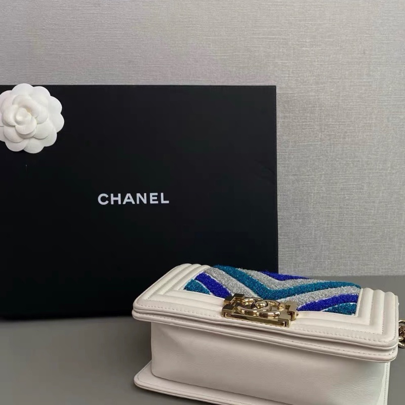 Chanel Leboy小號 白拼藍V紋牛皮金扣鏈條包 20.5x12x8.5cm 98新配件塵袋保卡-4