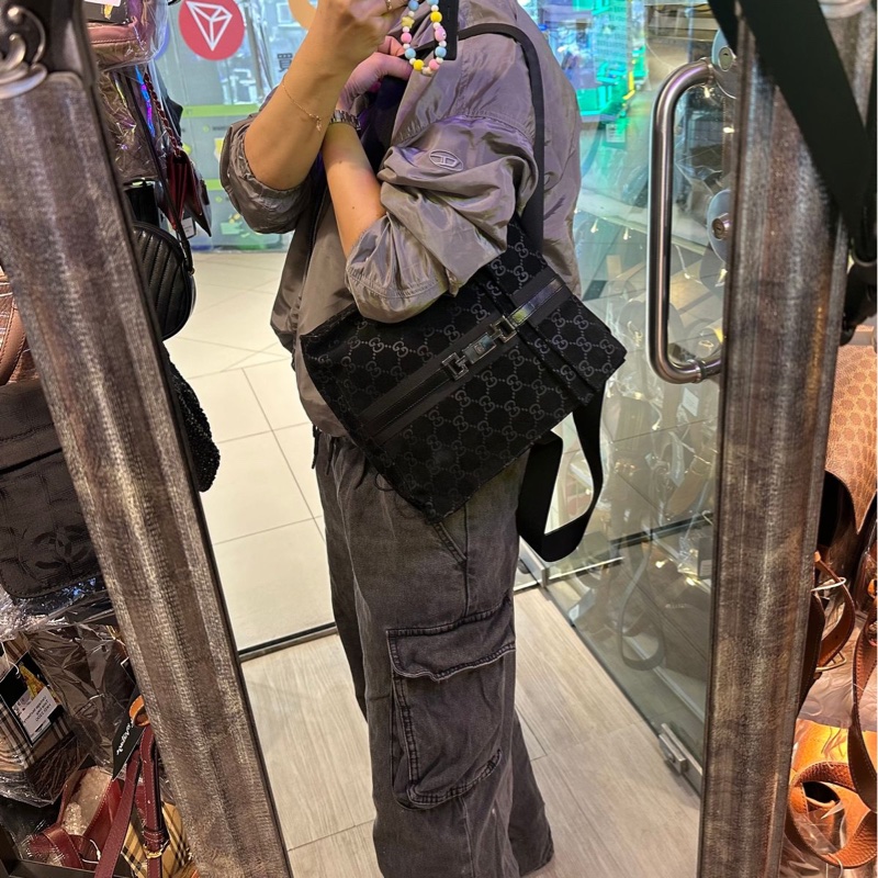 古馳  後背包 黑色皮革 老花 後背包 雙肩包 黑色麂皮 中古 復古  中古 復古 古董包  vintage gucci black leather monogram backpack-1