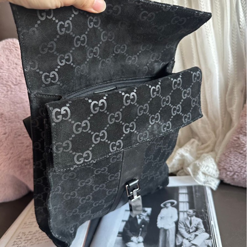 古馳  後背包 黑色皮革 老花 後背包 雙肩包 黑色麂皮 中古 復古  中古 復古 古董包  vintage gucci black leather monogram backpack-15