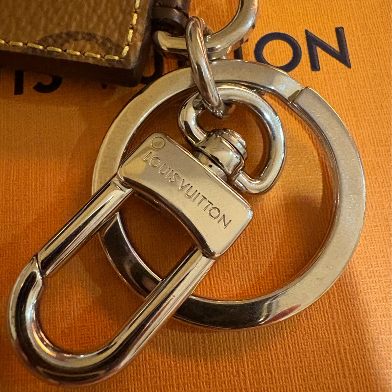 Louis Vuitton LV 巧克力吊飾 近全新 有購證-2