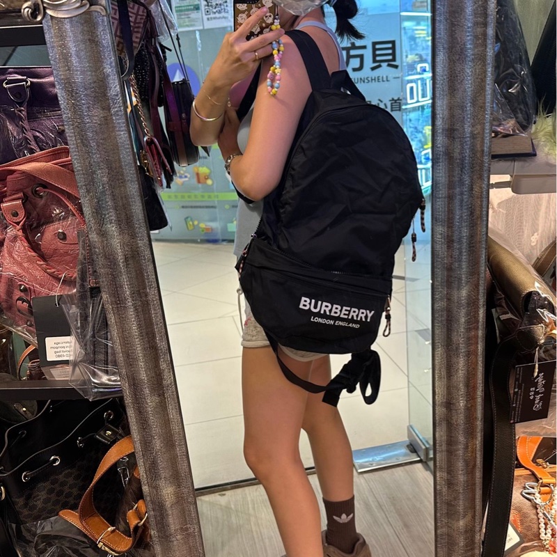 博柏利 多功能背包 可變成腰包 旅行包 通勤包 素面logo後背包 黑色 黑色帆布 後背包 雙肩包 中古 中古包 男生女生可用burberry backpack wasit bag 黑色背囊/腰包-2