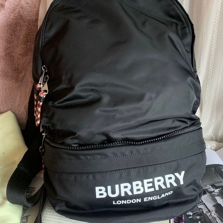 博柏利 多功能背包 可變成腰包 旅行包 通勤包 素面logo後背包 黑色 黑色帆布 後背包 雙肩包 中古 中古包 男生女生可用burberry backpack wasit bag 黑色背囊/腰包-5