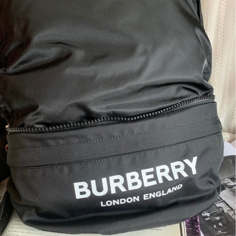 博柏利 多功能背包 可變成腰包 旅行包 通勤包 素面logo後背包 黑色 黑色帆布 後背包 雙肩包 中古 中古包 男生女生可用burberry backpack wasit bag 黑色背囊/腰包-14