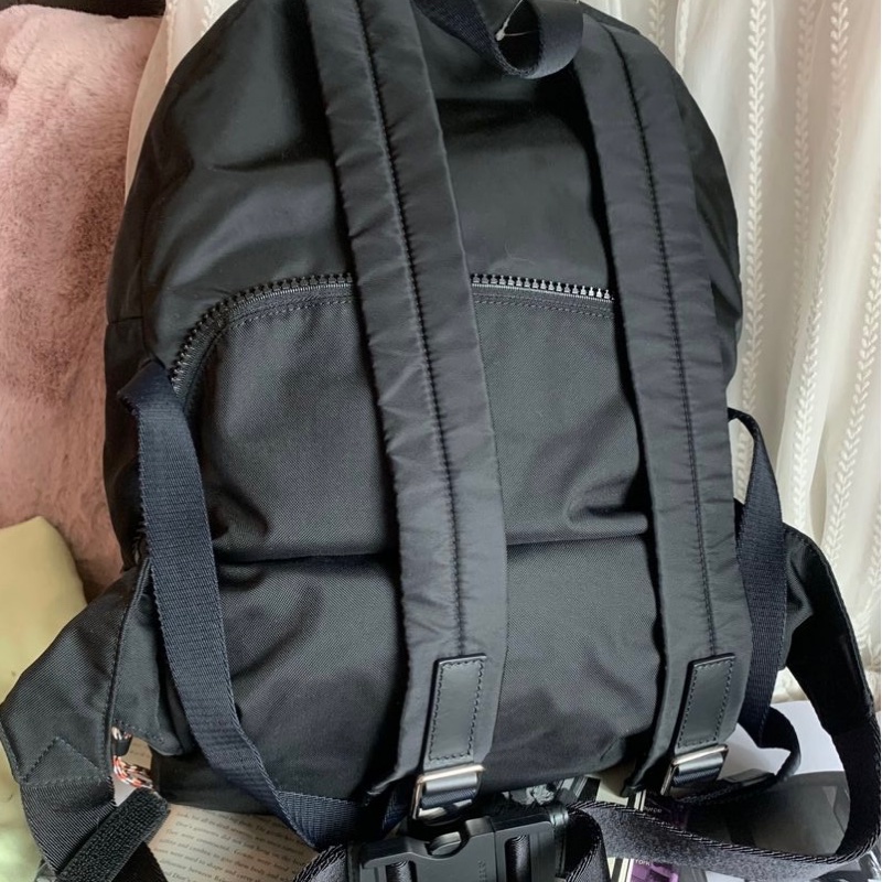 博柏利 多功能背包 可變成腰包 旅行包 通勤包 素面logo後背包 黑色 黑色帆布 後背包 雙肩包 中古 中古包 男生女生可用burberry backpack wasit bag 黑色背囊/腰包-16
