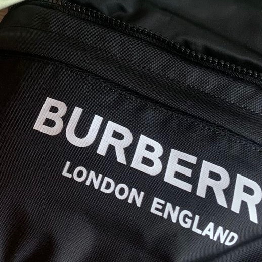 博柏利 多功能背包 可變成腰包 旅行包 通勤包 素面logo後背包 黑色 黑色帆布 後背包 雙肩包 中古 中古包 男生女生可用burberry backpack wasit bag 黑色背囊/腰包-18