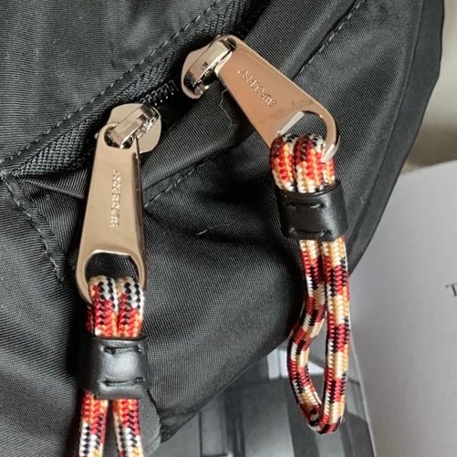 博柏利 多功能背包 可變成腰包 旅行包 通勤包 素面logo後背包 黑色 黑色帆布 後背包 雙肩包 中古 中古包 男生女生可用burberry backpack wasit bag 黑色背囊/腰包-20