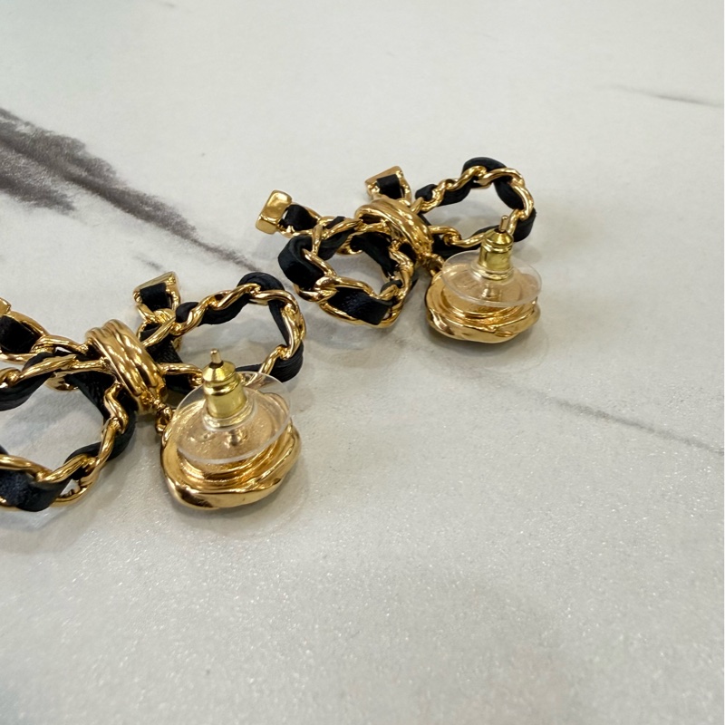 Chanel 黑色穿皮蝴蝶結耳環-3