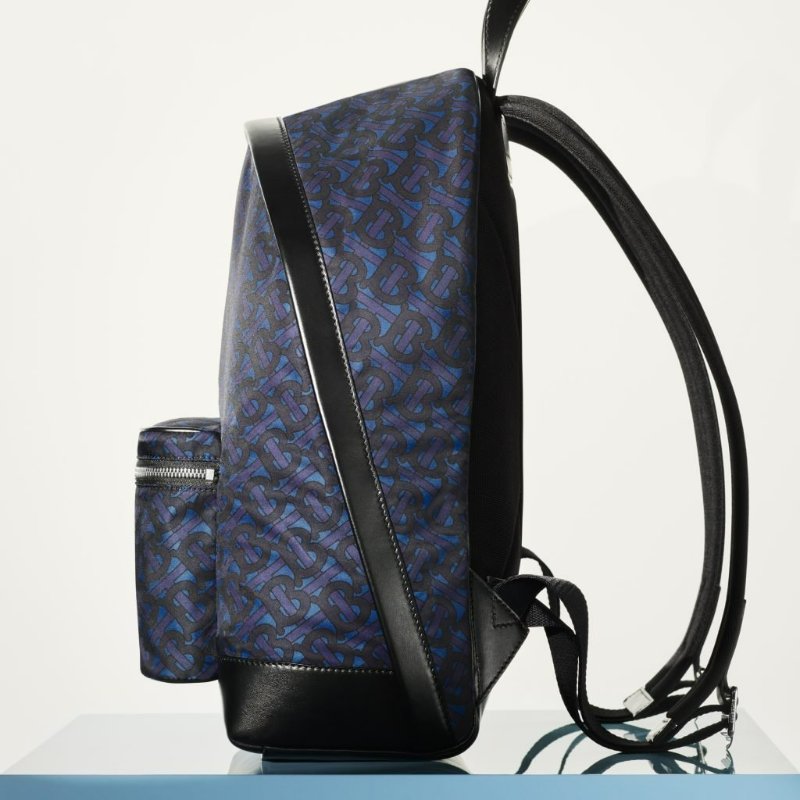 💎Han's house精品服飾💎 BURBERRY TB 滿版 尼龍 後背包-4