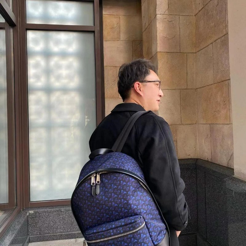 💎Han's house精品服飾💎 BURBERRY TB 滿版 尼龍 後背包-7