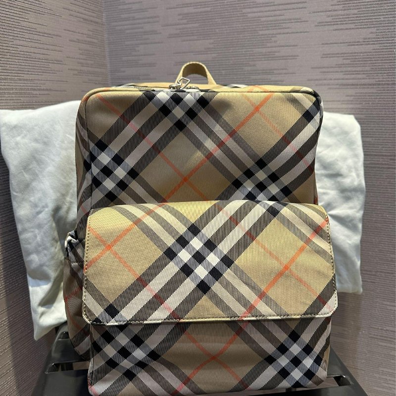 💎Han's house精品服飾💎BURBERRY 格紋 戰馬 後背包 原價30500-0