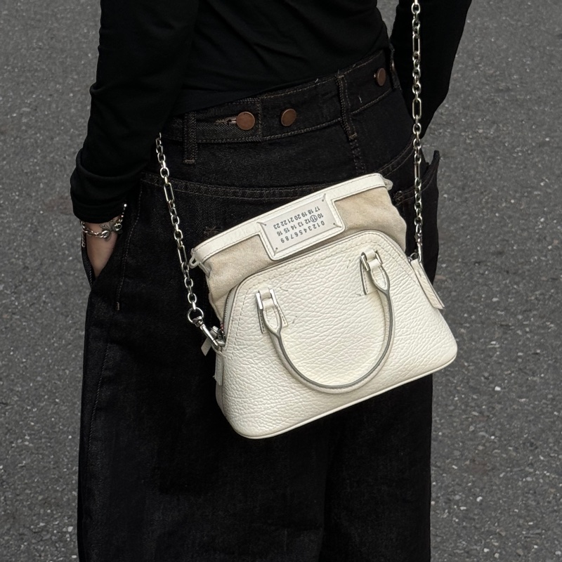 【超!級!新】 MaisonMargiela 馬吉拉 5AC 經典純 白色斜背包(專櫃78,000)-0