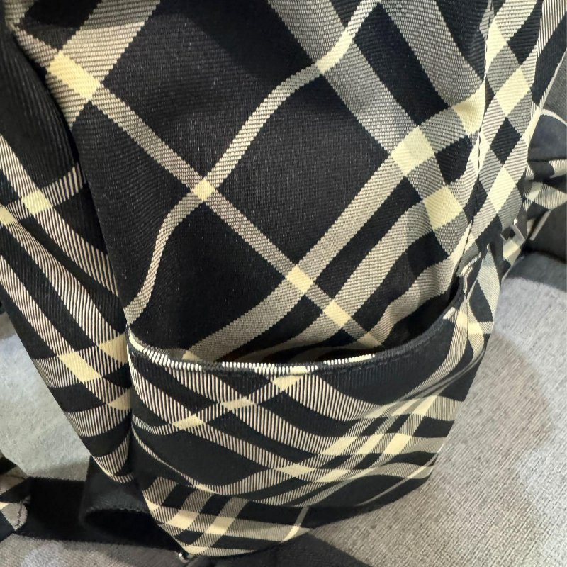 💎Han's house精品服飾💎BURBERRY 格紋 戰馬 後背包 30×14×42 現貨 原價49900-1