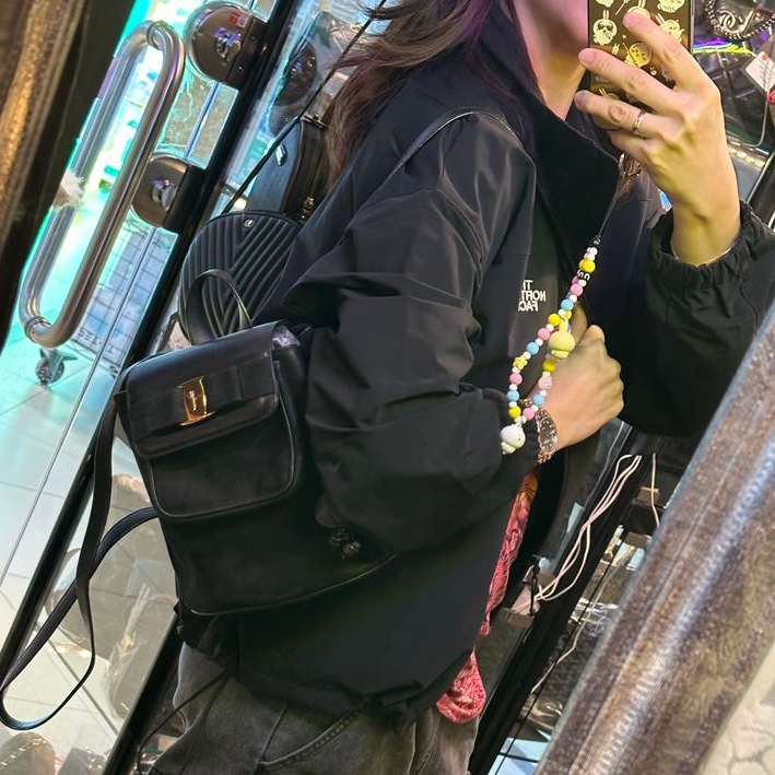 菲拉格慕 背包 後背包 後背包 雙肩包 黑色 黑色皮革 中古 中古包背囊 蝴蝶結 vintage ferragamo bow black suede /calf leather backpack-1