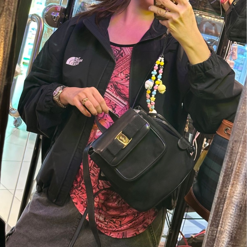 菲拉格慕 背包 後背包 後背包 雙肩包 黑色 黑色皮革 中古 中古包背囊 蝴蝶結 vintage ferragamo bow black suede /calf leather backpack-7