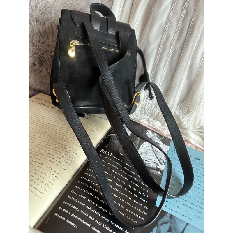 菲拉格慕 背包 後背包 後背包 雙肩包 黑色 黑色皮革 中古 中古包背囊 蝴蝶結 vintage ferragamo bow black suede /calf leather backpack-17