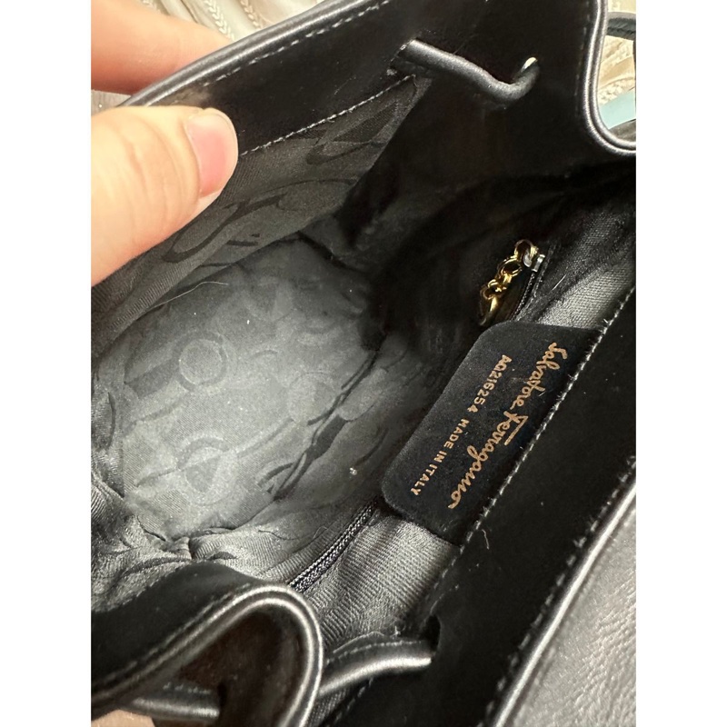 菲拉格慕 背包 後背包 後背包 雙肩包 黑色 黑色皮革 中古 中古包背囊 蝴蝶結 vintage ferragamo bow black suede /calf leather backpack-19