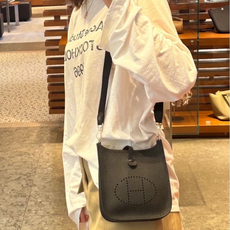 「JL精品代購」98新 Hermes 愛馬仕 黑金mini Evelyne-1