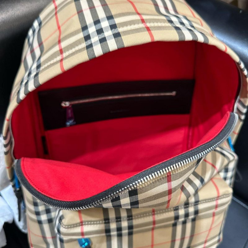 💎Han's house精品服飾💎BURBERRY 格紋 後背 包 80161061 30×14×42 現貨 原價46500-8