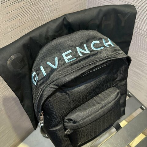 💎Han's house精品服飾💎GIVENCHY 紀梵希 4G 滿版 防水 尼龍 刺繡 後背 包 青年款 現貨 原價20100