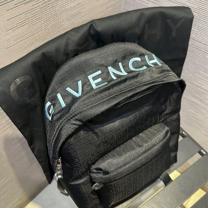 💎Han's house精品服飾💎GIVENCHY 紀梵希 4G 滿版 防水 尼龍 刺繡 後背 包 青年款 現貨 原價20100-0