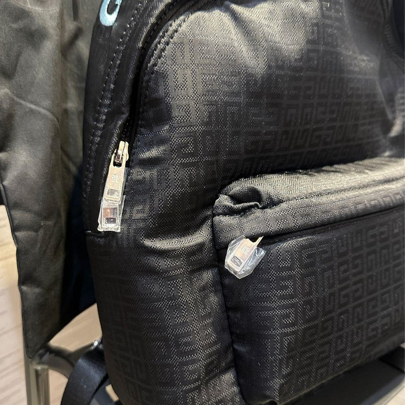 💎Han's house精品服飾💎GIVENCHY 紀梵希 4G 滿版 防水 尼龍 刺繡 後背 包 青年款 現貨 原價20100-4