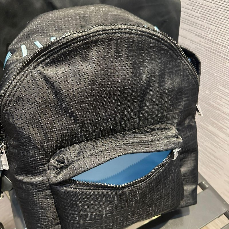 💎Han's house精品服飾💎GIVENCHY 紀梵希 4G 滿版 防水 尼龍 刺繡 後背 包 青年款 現貨 原價20100-8