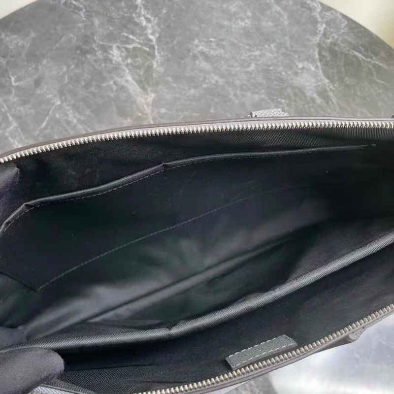 LV灰色公事包Taiga牛皮材質40x29x4 99新配件肩帶 塵袋-2